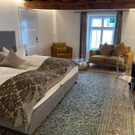 Post 4* Burghausen