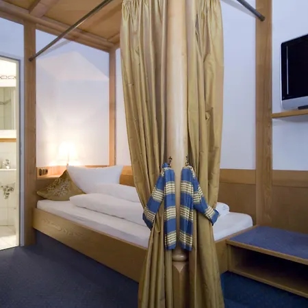 Hotel Post 4*